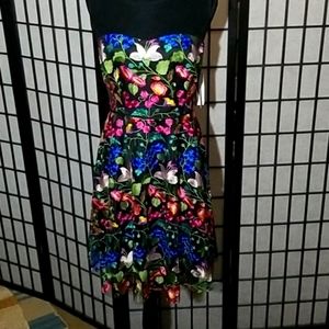 Tahari Embroidered Dress ~ Size 12 ~ NWT